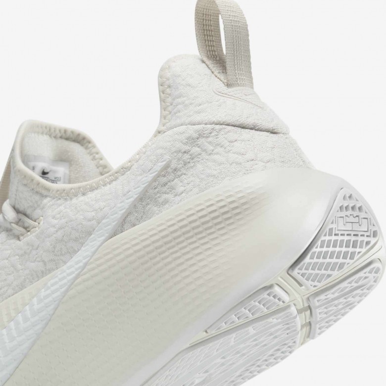 LeBron TR 1 LeBron TR 1