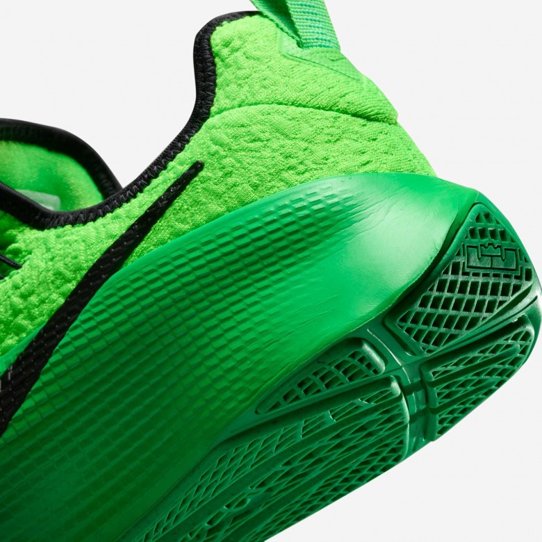 LeBron TR 1 LeBron TR 1