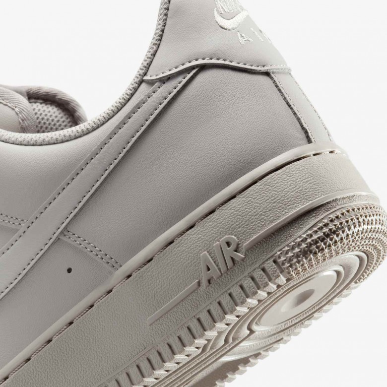 Nike Air Force 1 '07 Nike Air Force 1 '07