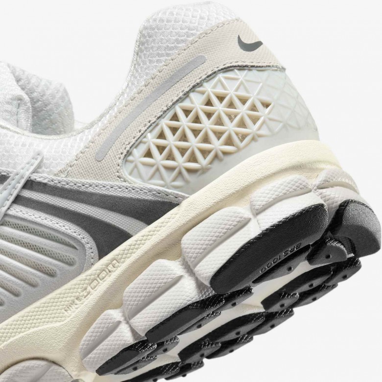 Nike Zoom Vomero 5 SE Nike Zoom Vomero 5 SE