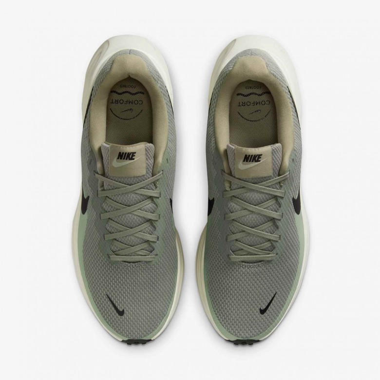 Nike Revolution 8 Nike Revolution 8