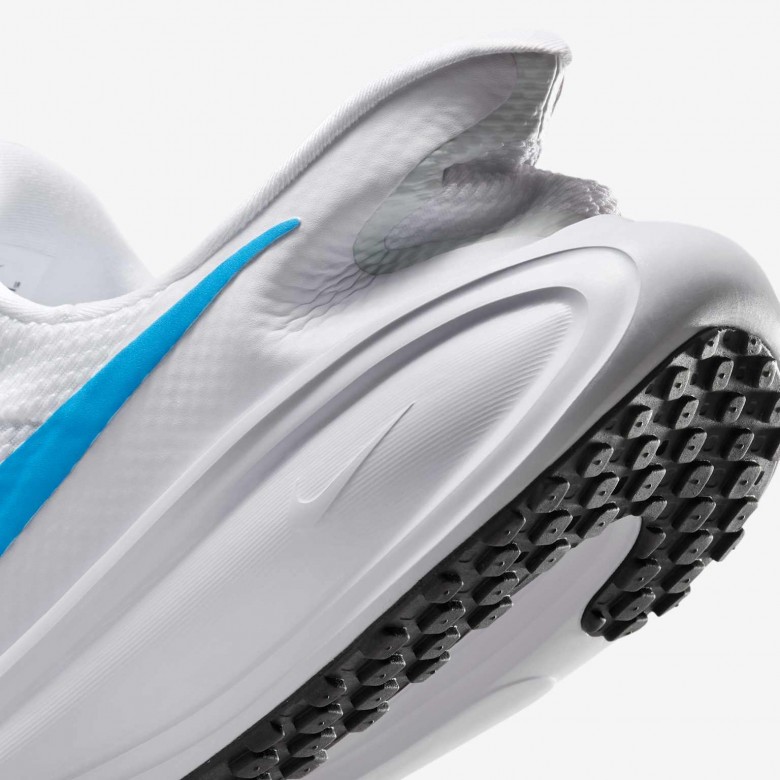 Nike Revolution 8 EasyOn Nike Revolution 8 EasyOn