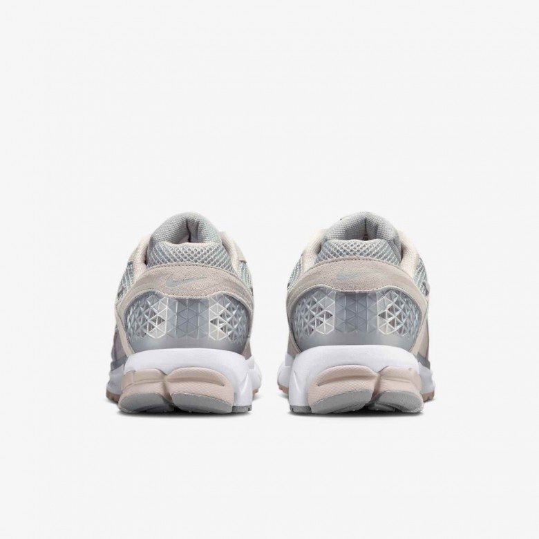 Nike Zoom Vomero 5 Nike Zoom Vomero 5