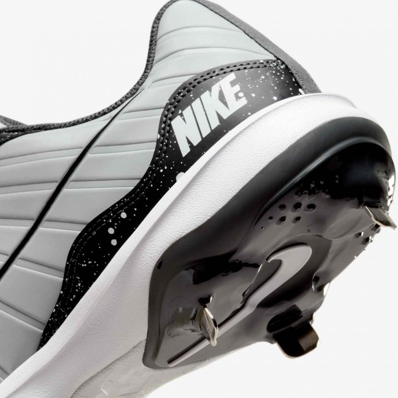 Nike Alpha Huarache Varsity 4 Low Nike Alpha Huarache Varsity 4 Low