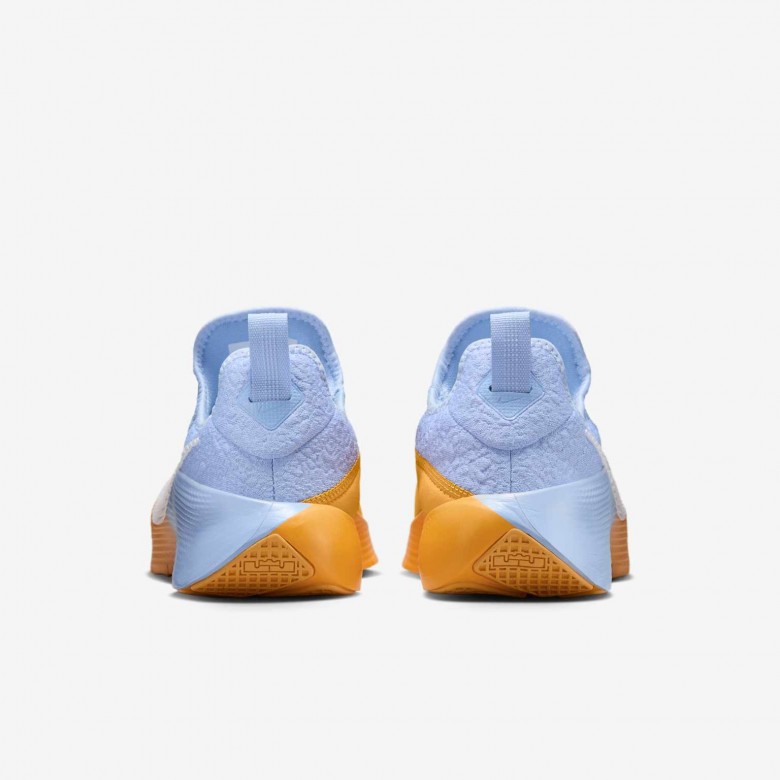 LeBron TR 1 LeBron TR 1