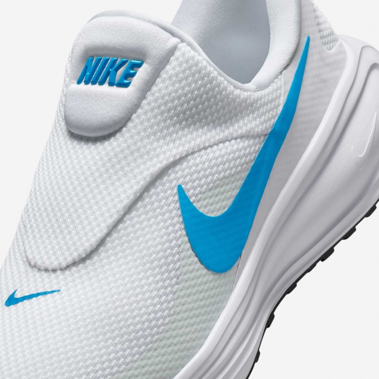 Nike Revolution 8 EasyOn Nike Revolution 8 EasyOn