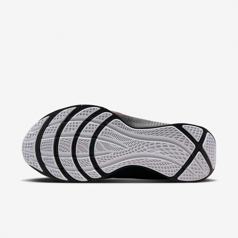 LeBron TR 1 LeBron TR 1