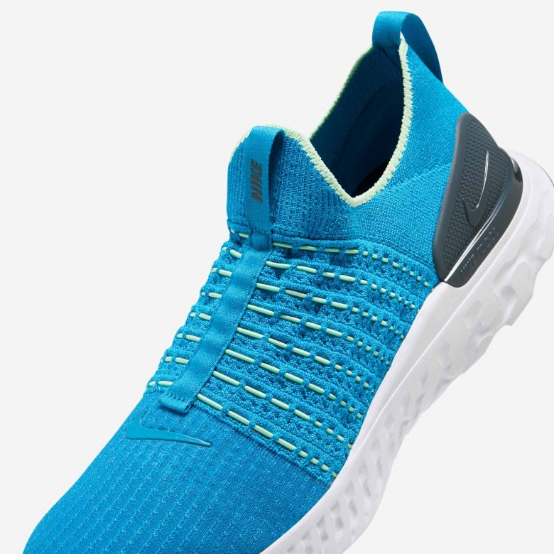 Nike Phantom Run 2 Nike Phantom Run 2