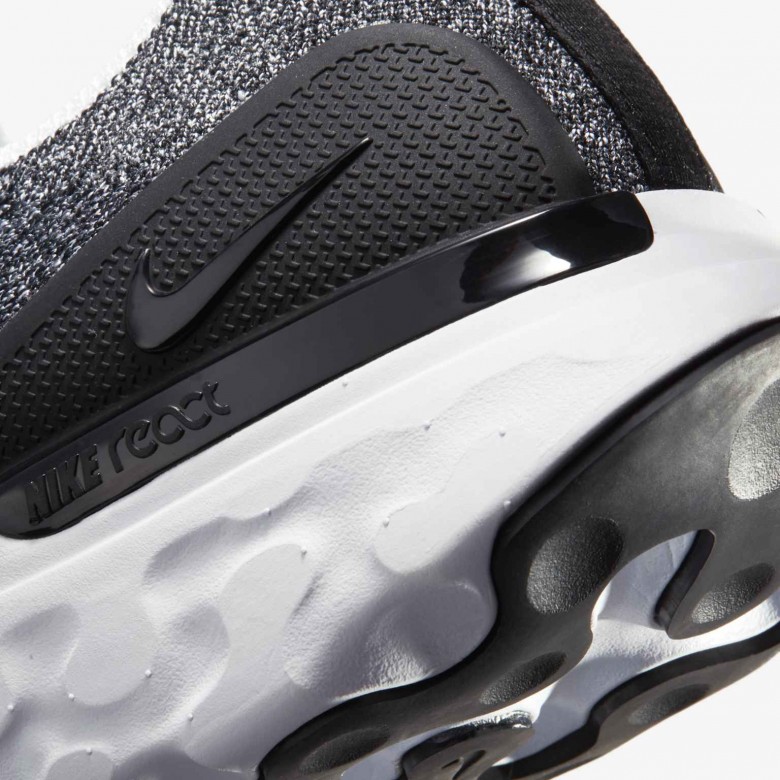 Nike Phantom Run 2 Nike Phantom Run 2