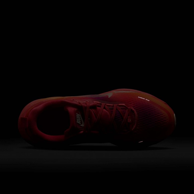 Nike Vomero 18 SE Nike Vomero 18 SE