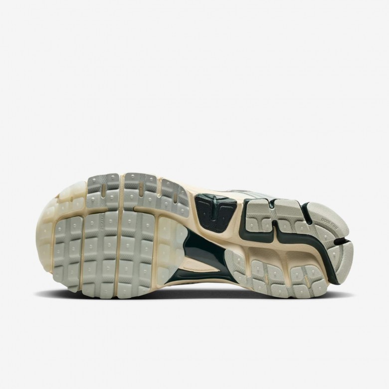 Nike Zoom Vomero 5 Nike Zoom Vomero 5