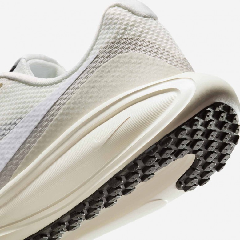 Nike Revolution 8 Nike Revolution 8