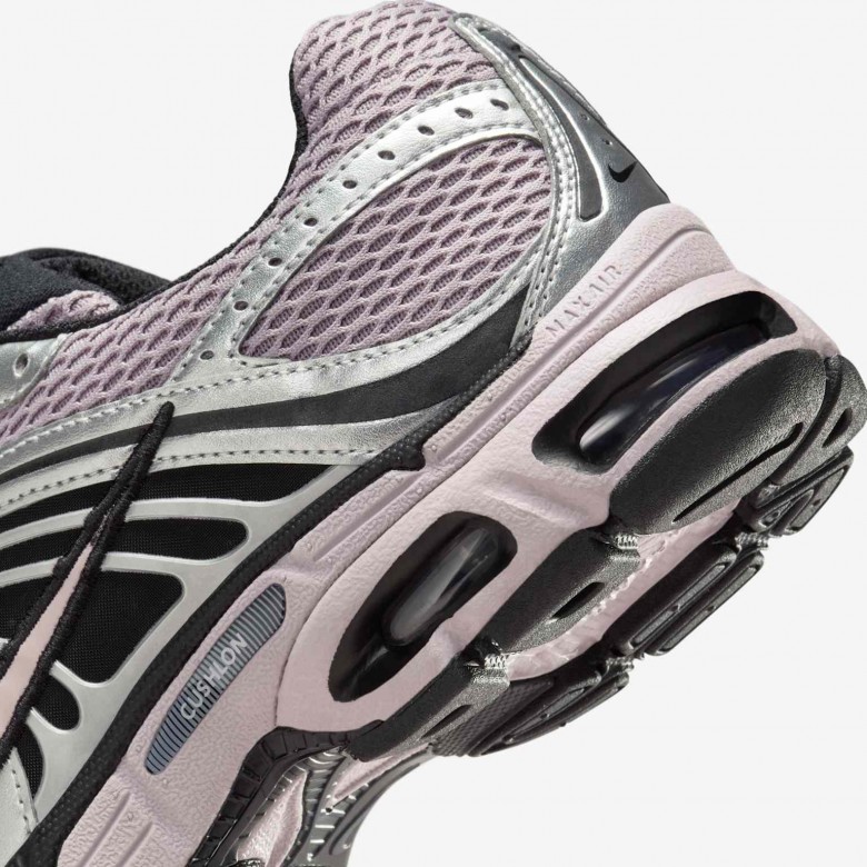 Nike Air Max Moto 2K Nike Air Max Moto 2K