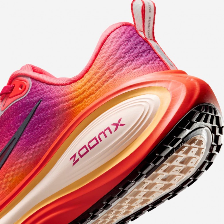 Nike Vomero Plus SE Nike Vomero Plus SE