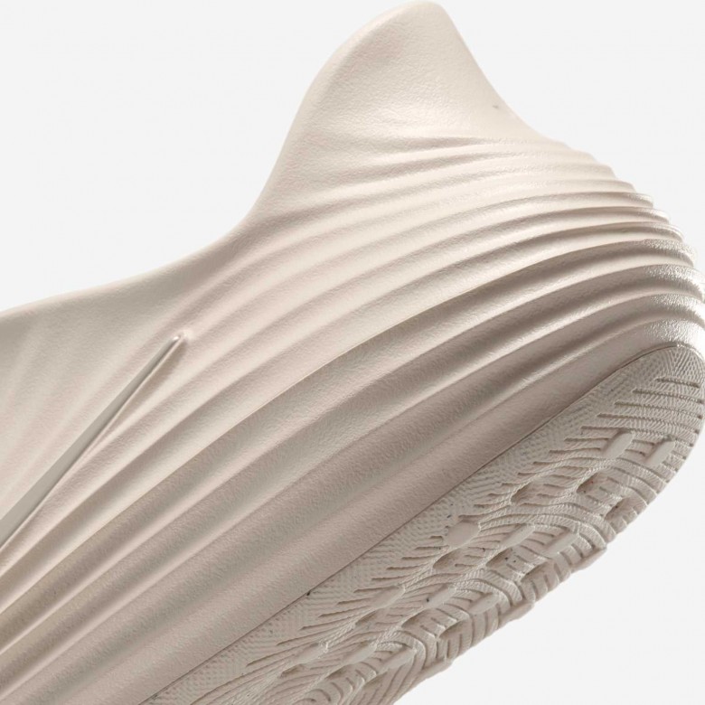 Nike ReactX Rejuven8 Nike ReactX Rejuven8