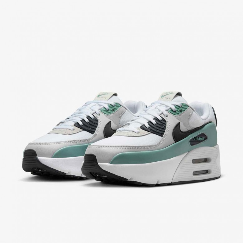 Nike Air Max 90 LV8 Nike Air Max 90 LV8