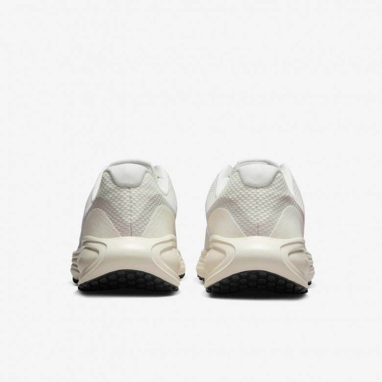 Nike Revolution 8 Nike Revolution 8