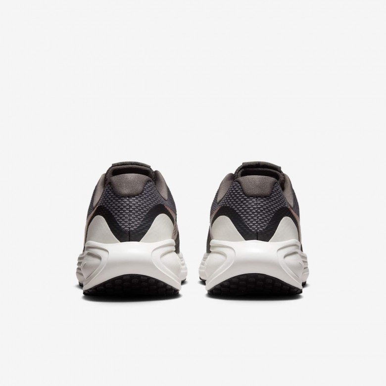 Nike Revolution 8 Nike Revolution 8