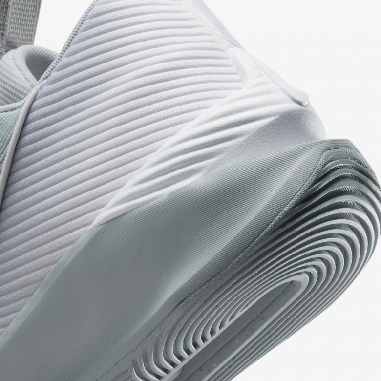 Nike G.T. Jump Academy Nike G.T. Jump Academy