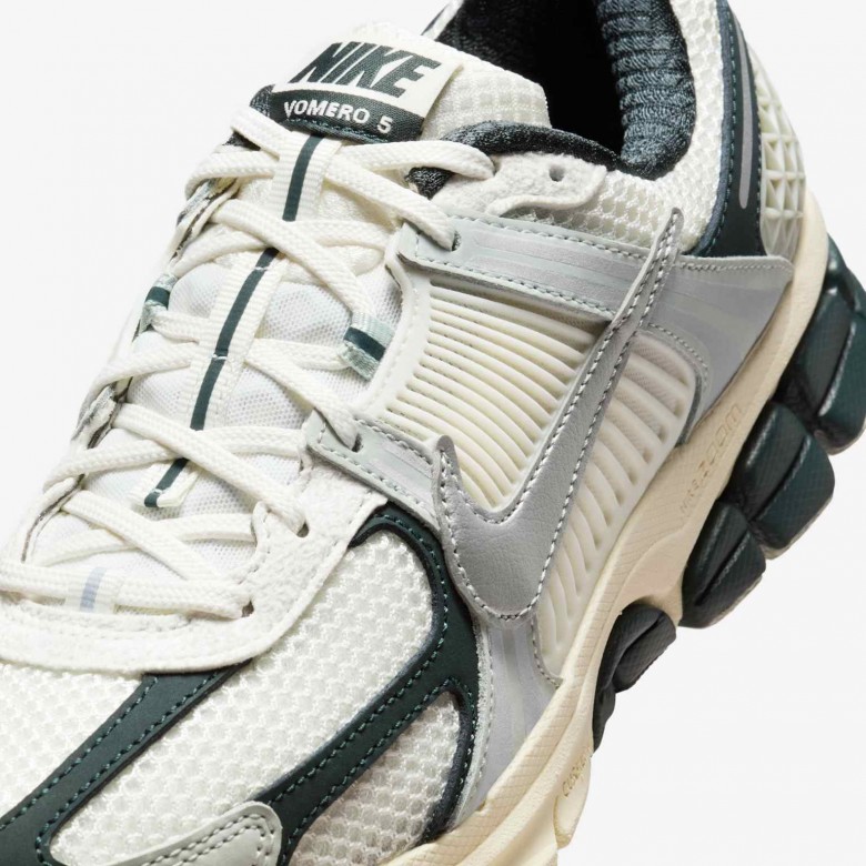 Nike Zoom Vomero 5 Nike Zoom Vomero 5