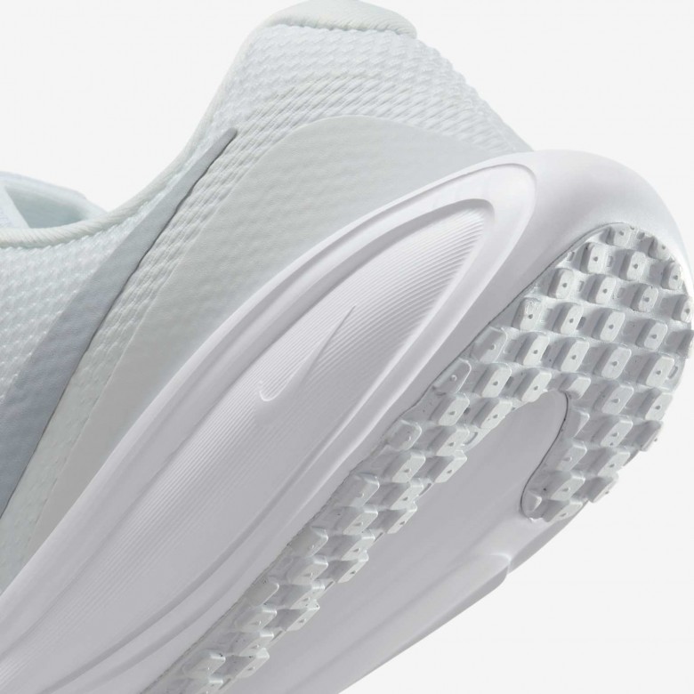 Nike Revolution 8 Nike Revolution 8