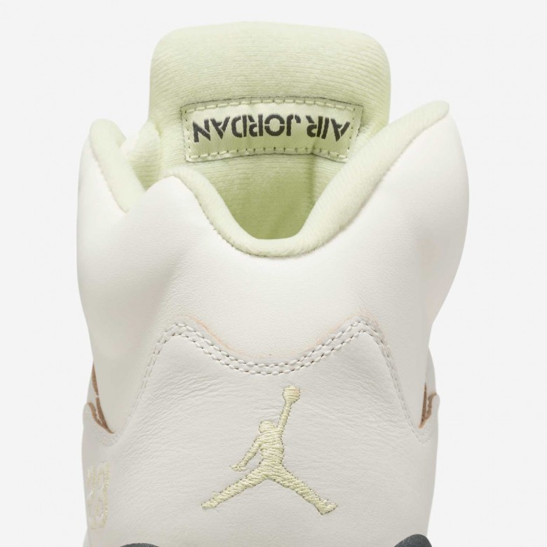 Air Jordan 5 Retro "Luminous Green and Sail" Air Jordan 5 Retro "Luminous Green and Sail"