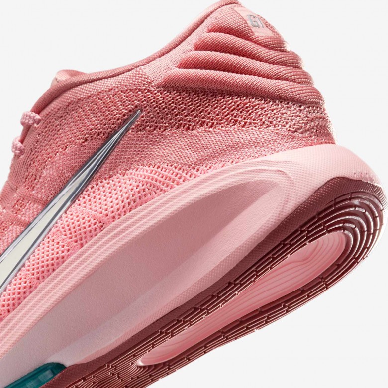 Nike G.T. Hustle 3 Nike G.T. Hustle 3