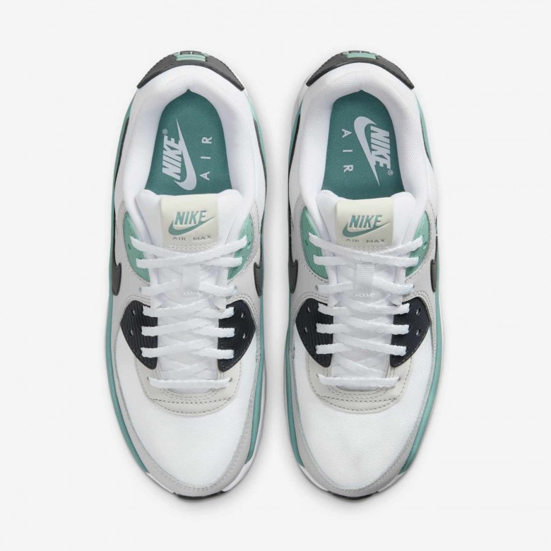 Nike Air Max 90 LV8 Nike Air Max 90 LV8