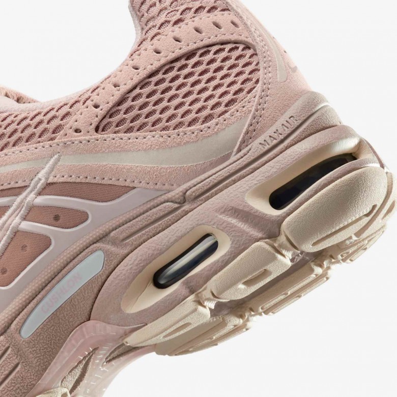 Nike Air Max Moto 2K Nike Air Max Moto 2K